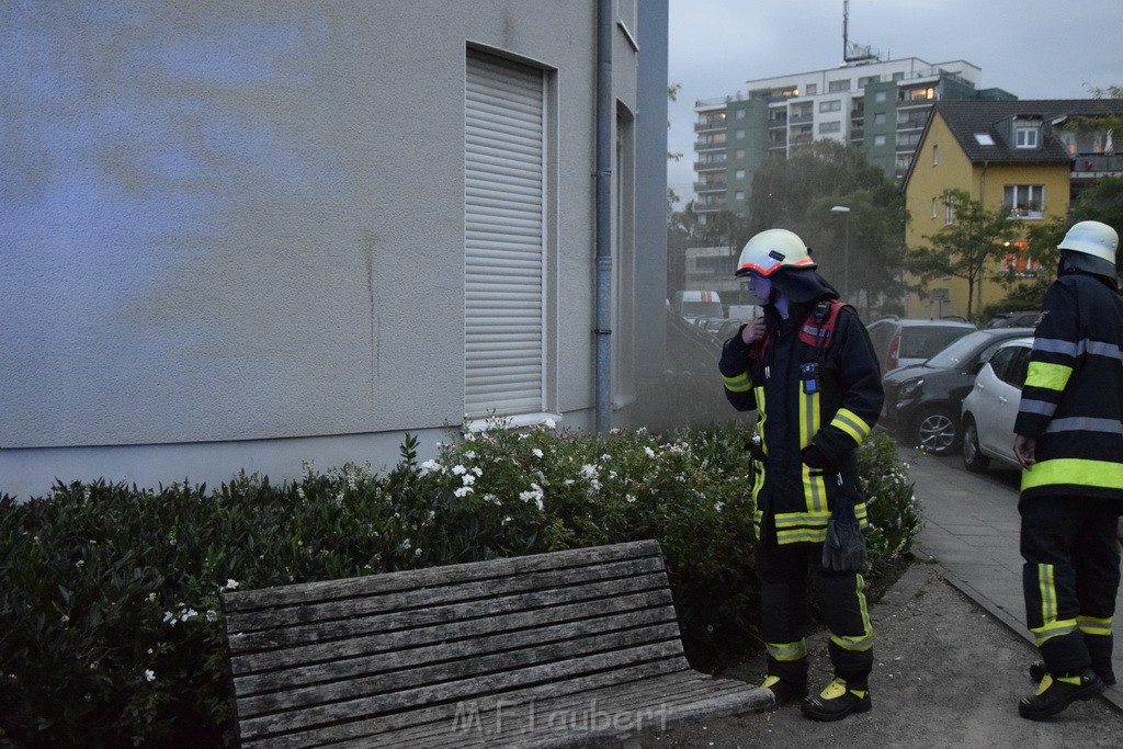 Feuer 2 Y Kellerbrand Koeln Ostheim Ruppinerstr P020.JPG - Miklos Laubert